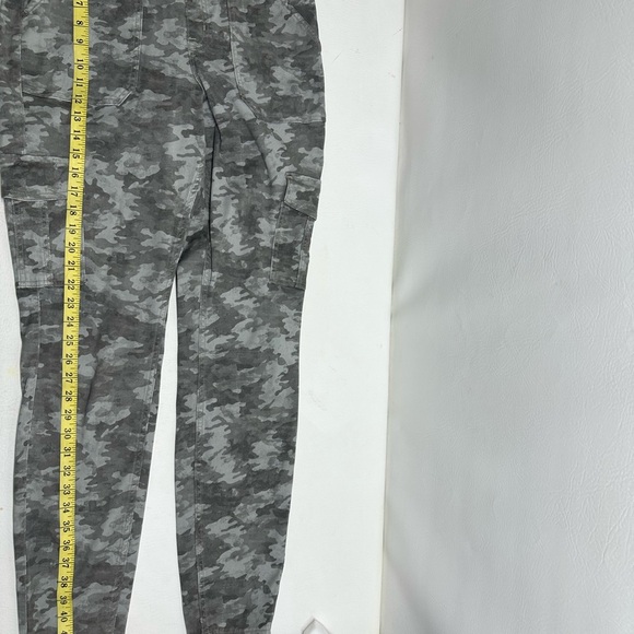 SPANX CAMO CARGO PANTS SIZE XL - Picture 10 of 11